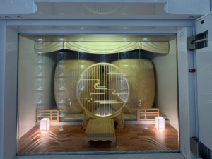 Imperial 1 niche and jade urn display